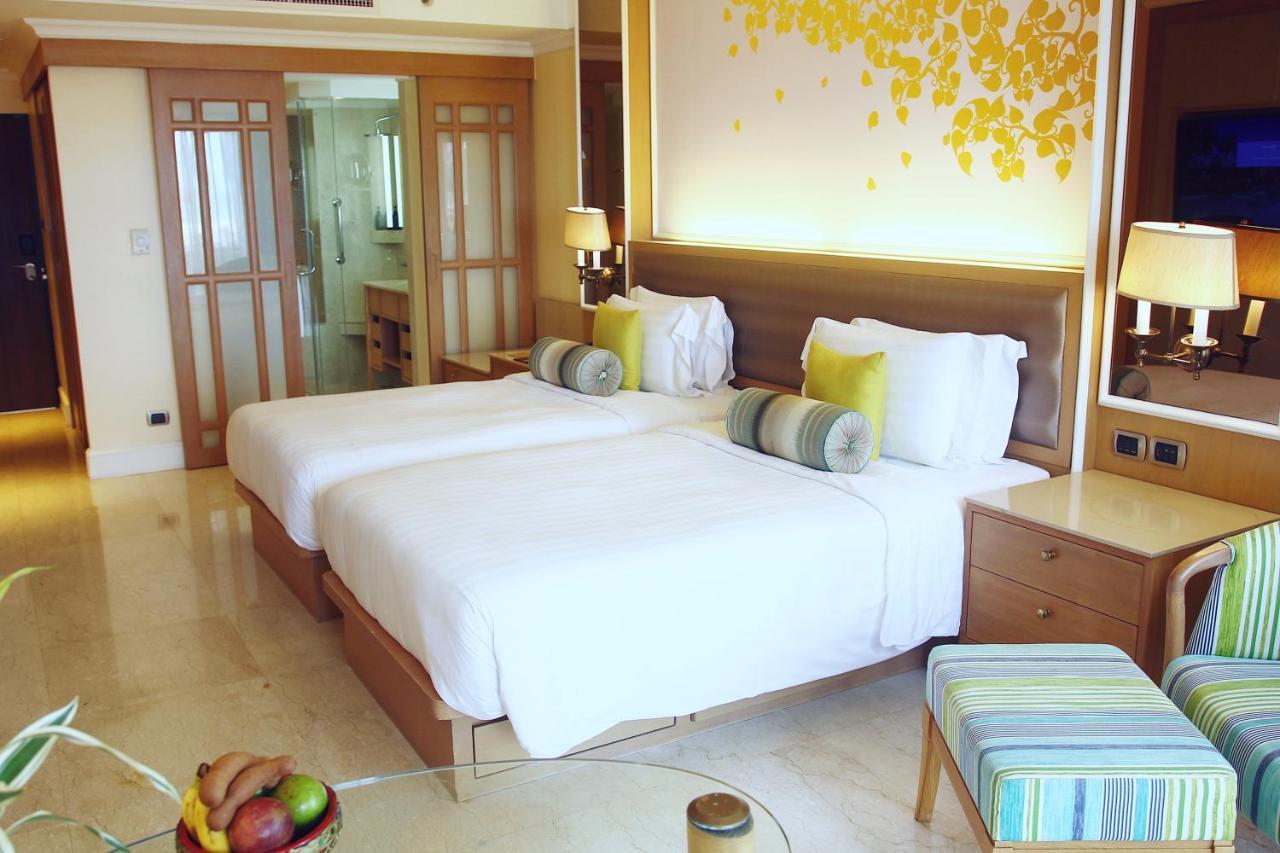 Dusit Thani Laguna Phuket Бангтао-Біч Екстер'єр фото A room at the Shangri-La Hotel, Kuala Lumpur