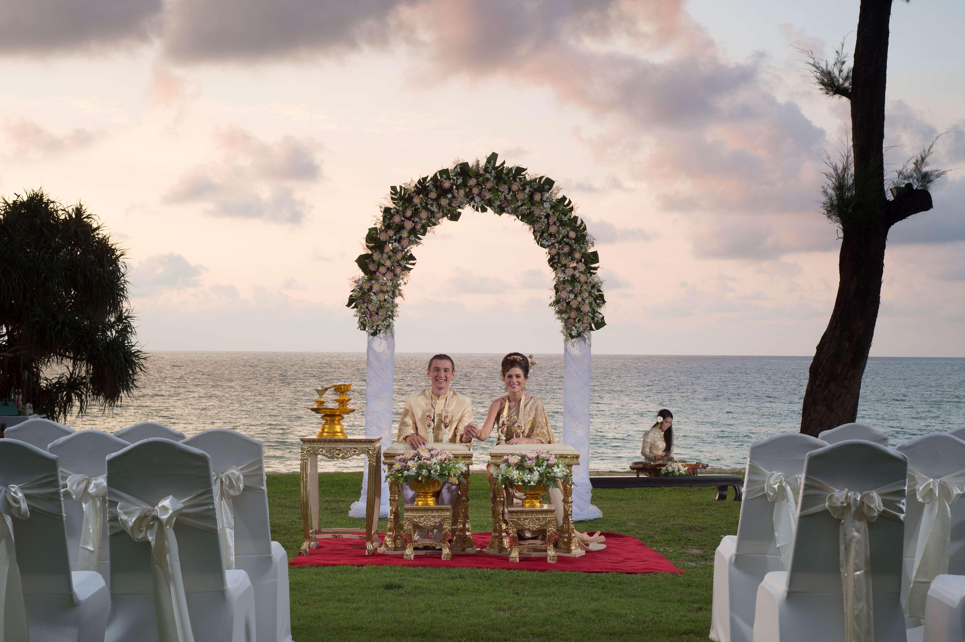 Dusit Thani Laguna Phuket Бангтао-Біч Екстер'єр фото Thai wedding