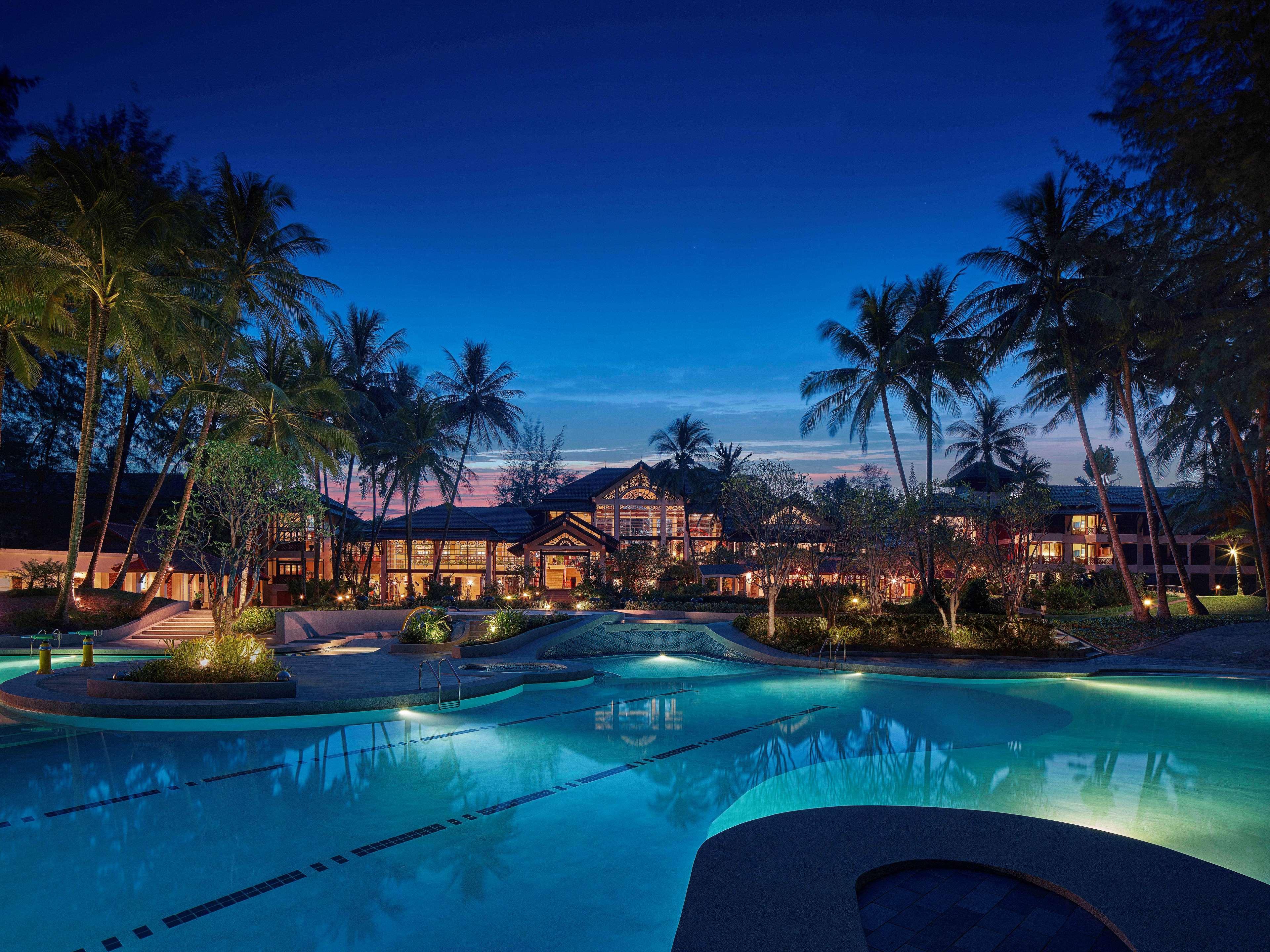 Dusit Thani Laguna Phuket Бангтао-Біч Екстер'єр фото The pool at the Royal Villa