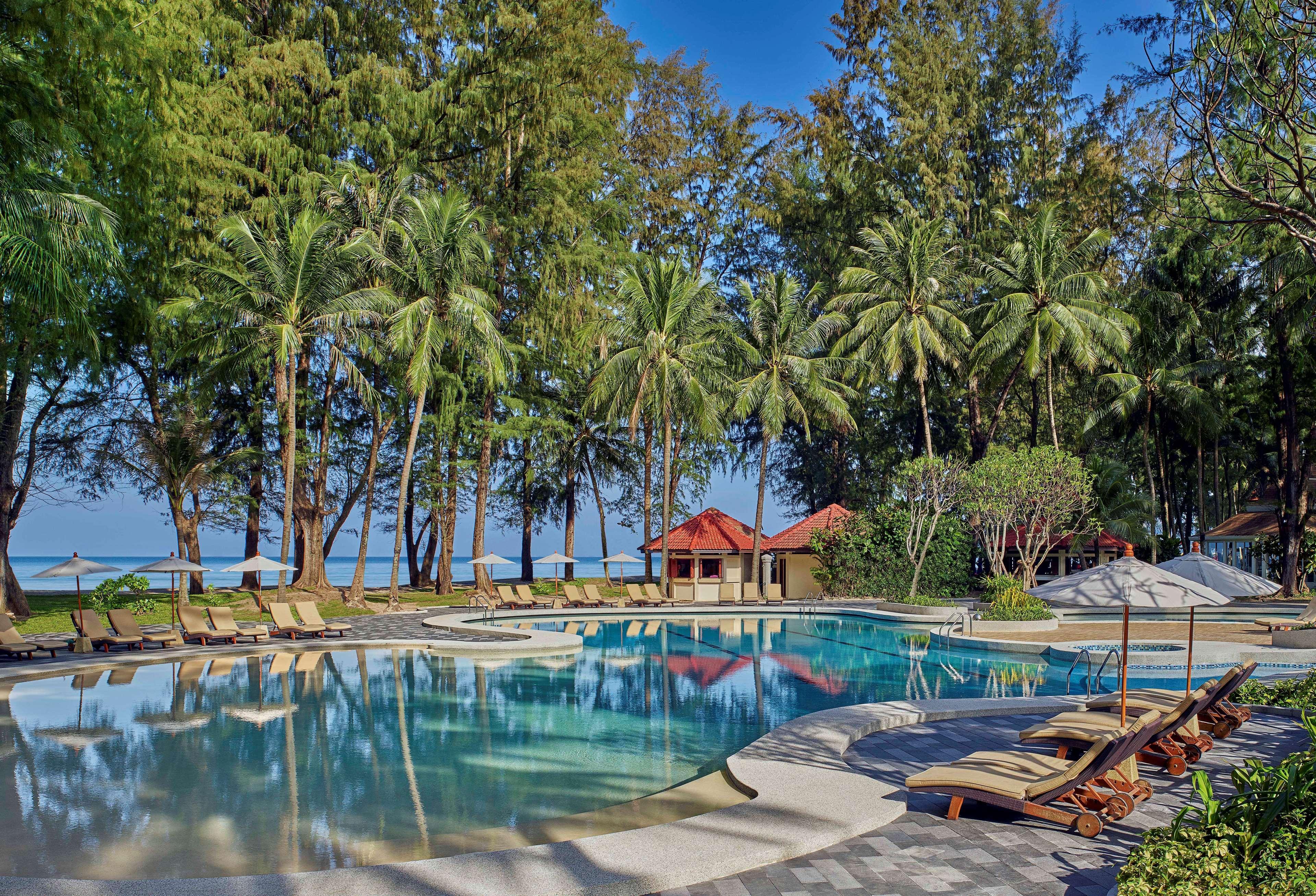 Dusit Thani Laguna Phuket Бангтао-Біч Екстер'єр фото The swimming pool at the resort