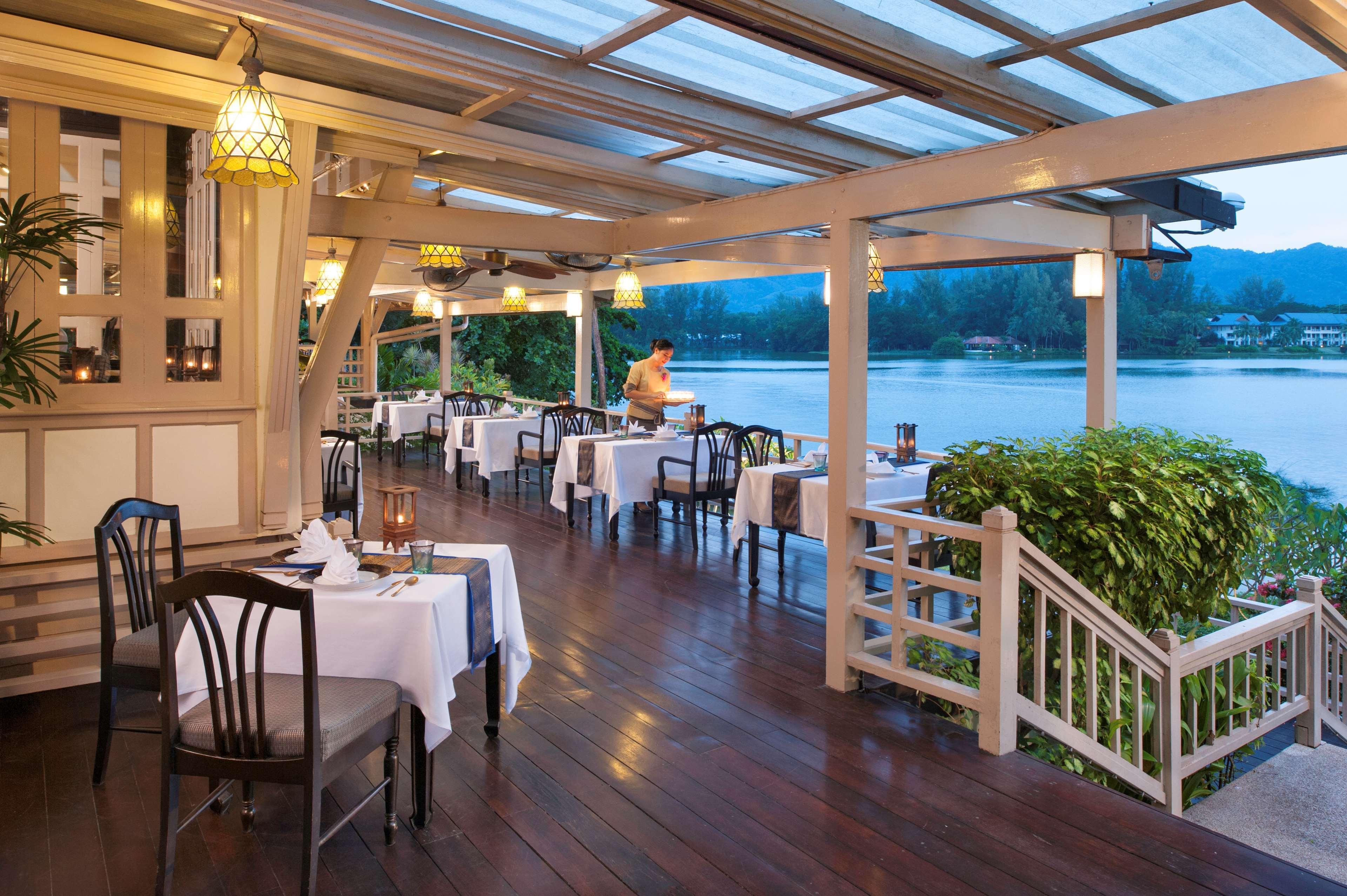 Dusit Thani Laguna Phuket Бангтао-Біч Екстер'єр фото The restaurant at the Oak Bay Beach Hotel