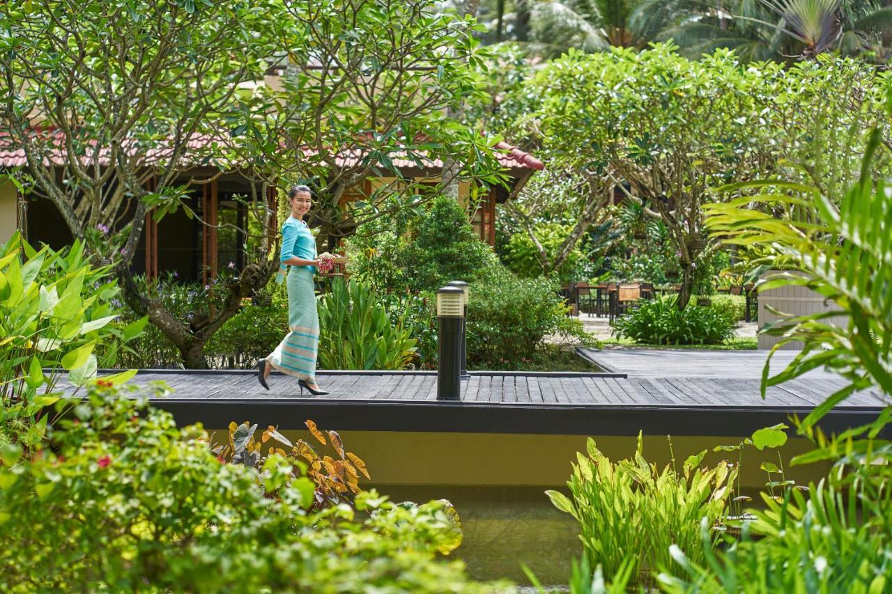 Dusit Thani Laguna Phuket Бангтао-Біч Номер фото The resort's gardens